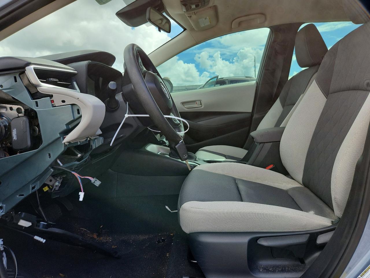 2025 Toyota Corolla Le - Фото 7