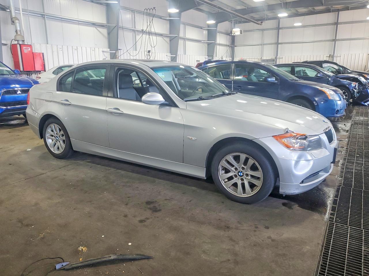 2007 BMW 328 Xi - Image 4