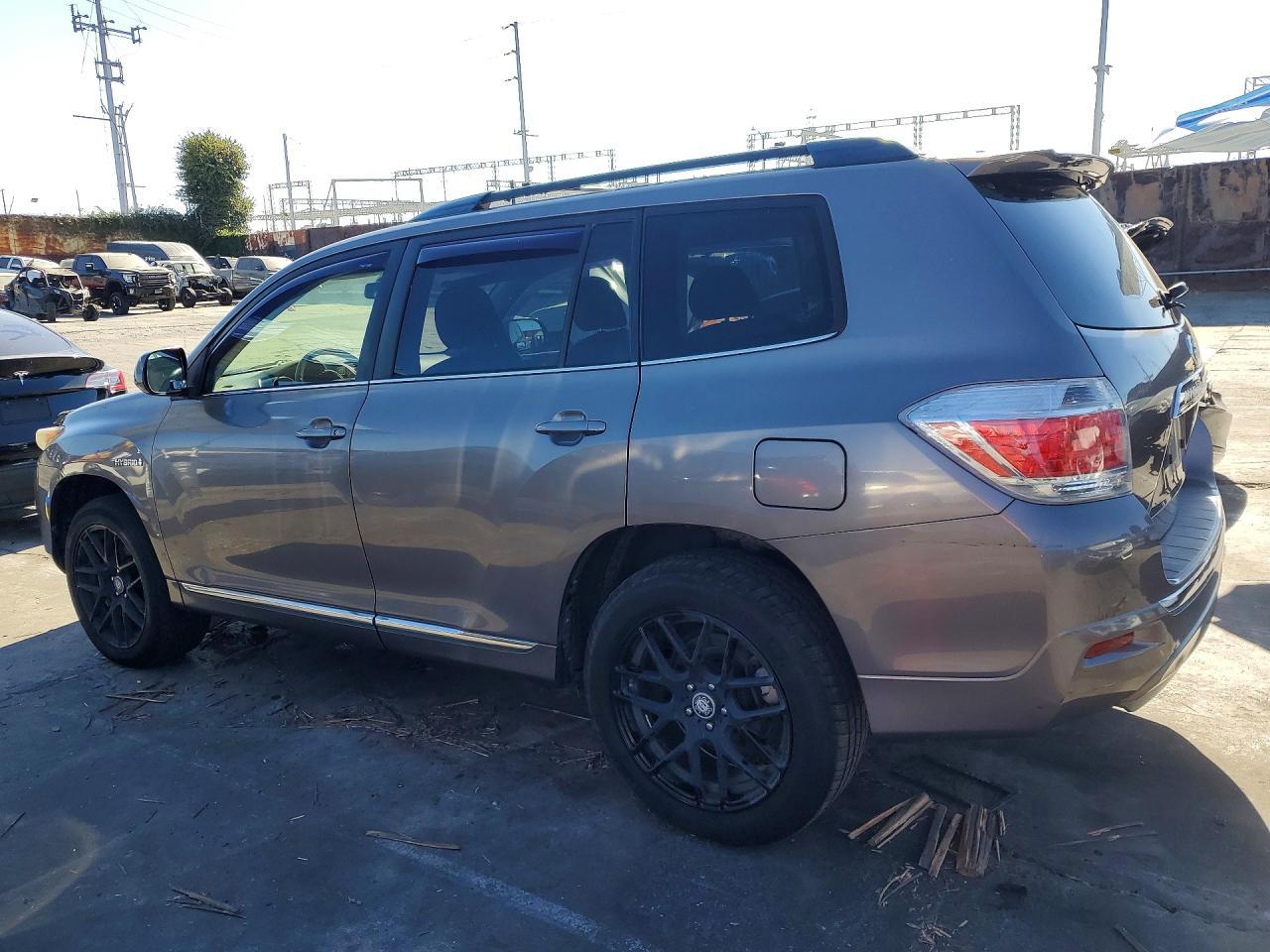 2013 Toyota Highlander Hybrid - Фото 2