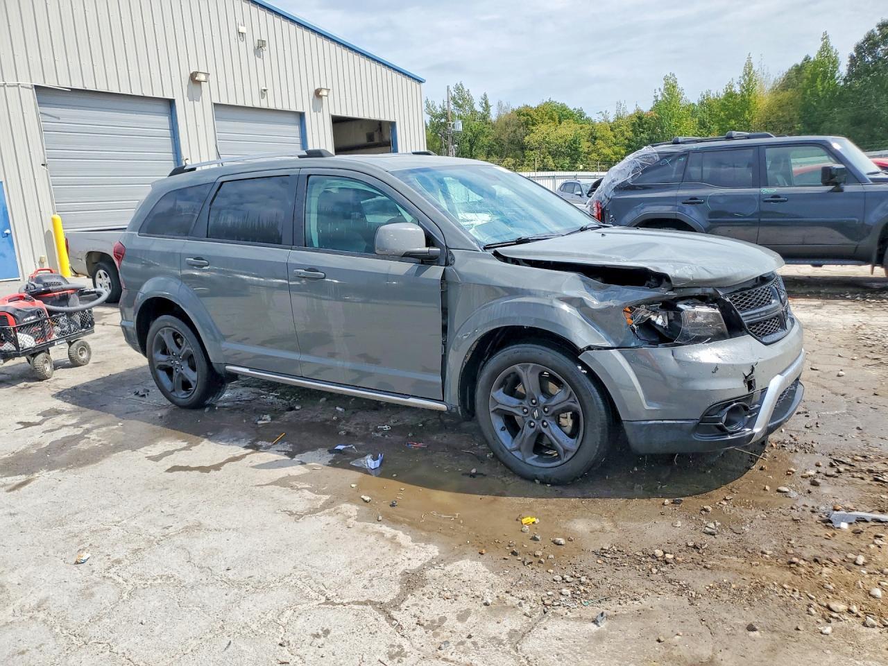 2020 Dodge Journey Crossroad - Image 4