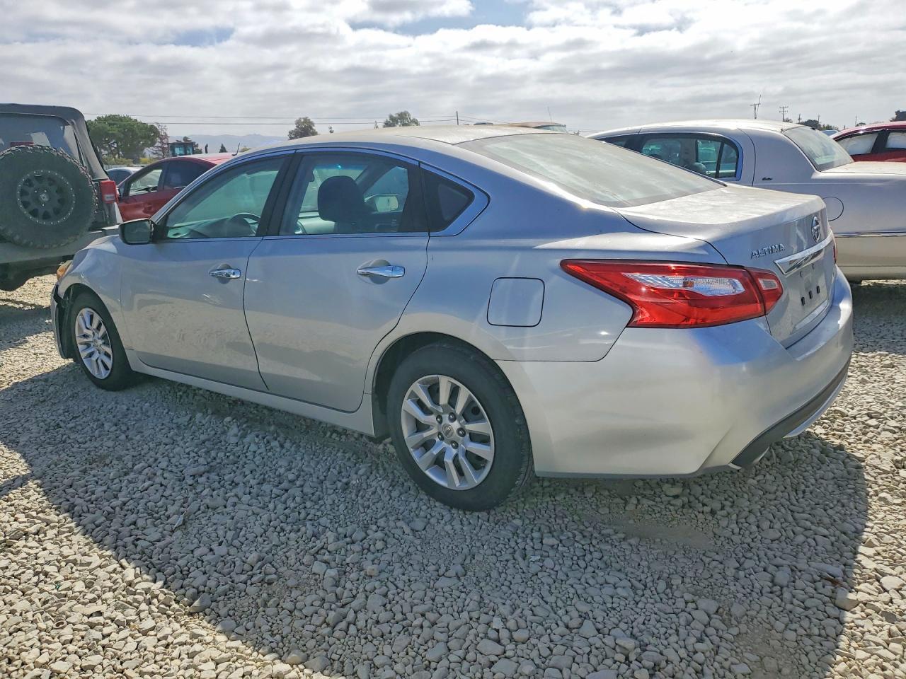 2017 Nissan Altima 2.5 S - Фото 2