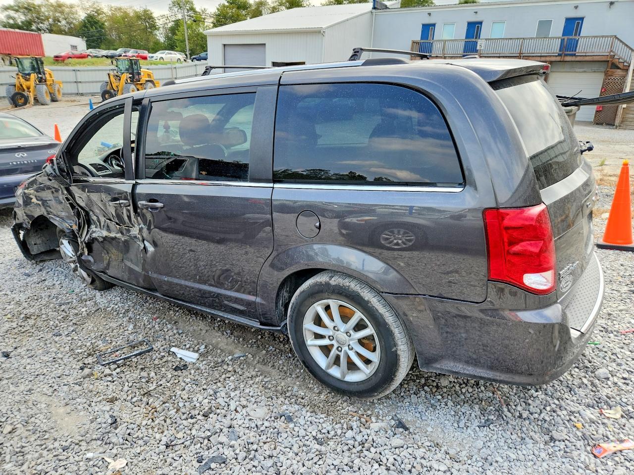 2020 Dodge Grand Caravan Sxt - Фото 2