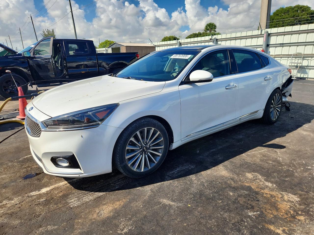 2017 Kia Cadenza Premium