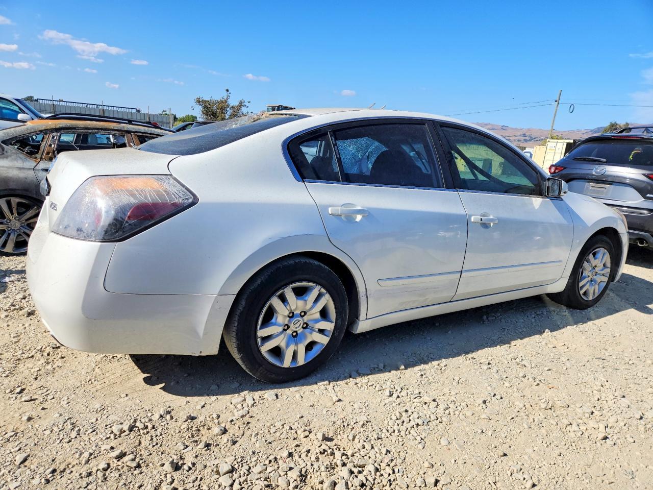 2010 Nissan Altima 2.5 - Фото 3
