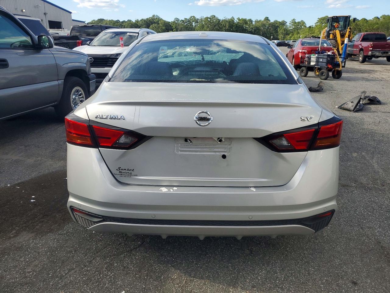 2022 Nissan Altima Sv - Фото 6