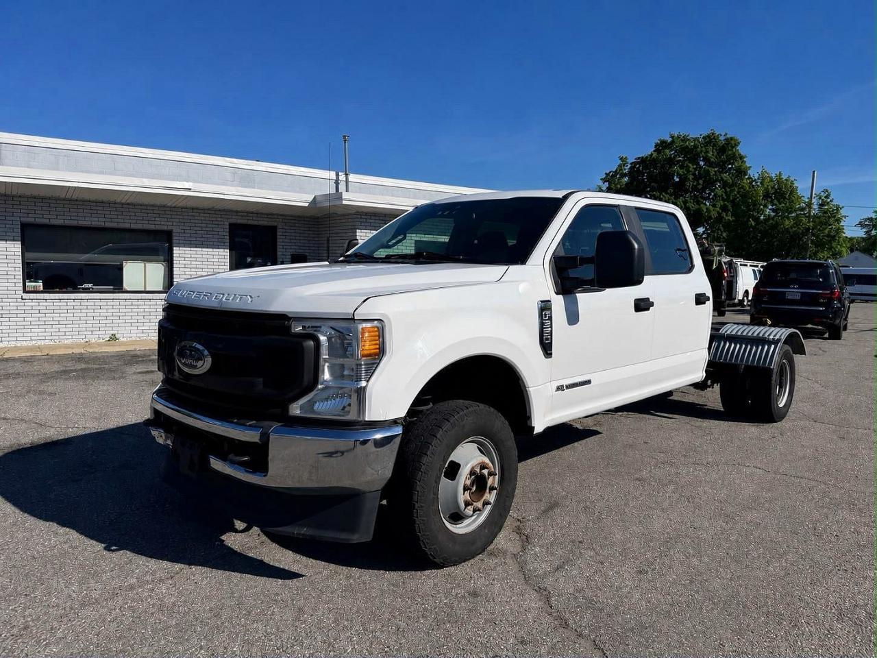 2021 Ford F350 Super Duty - Image 2