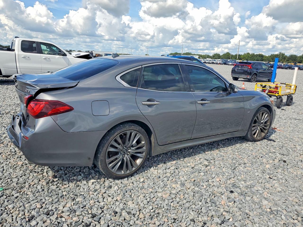 2016 Infiniti Q70 3.7 - Фото 3