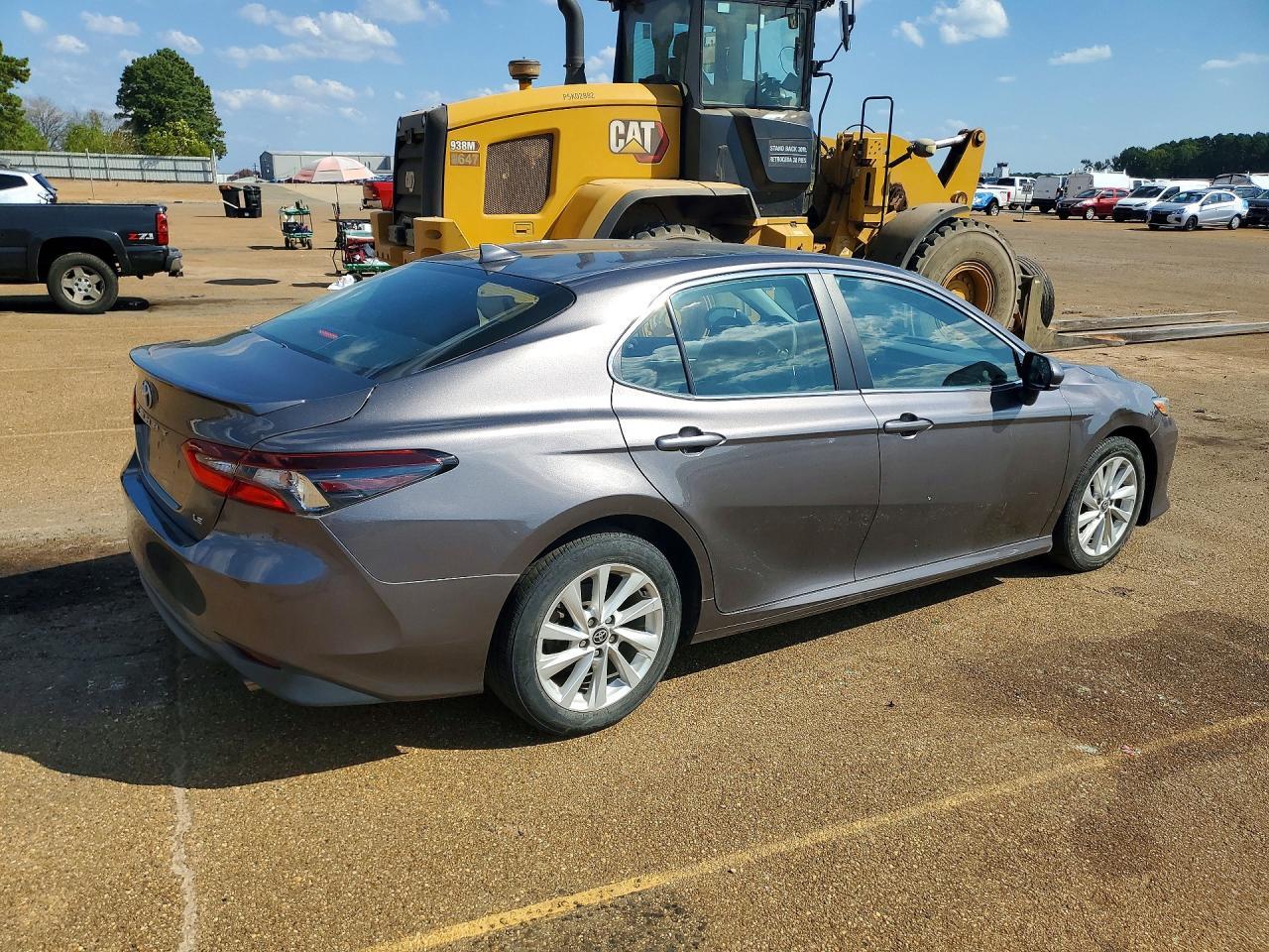 2023 Toyota Camry Le - Image 3