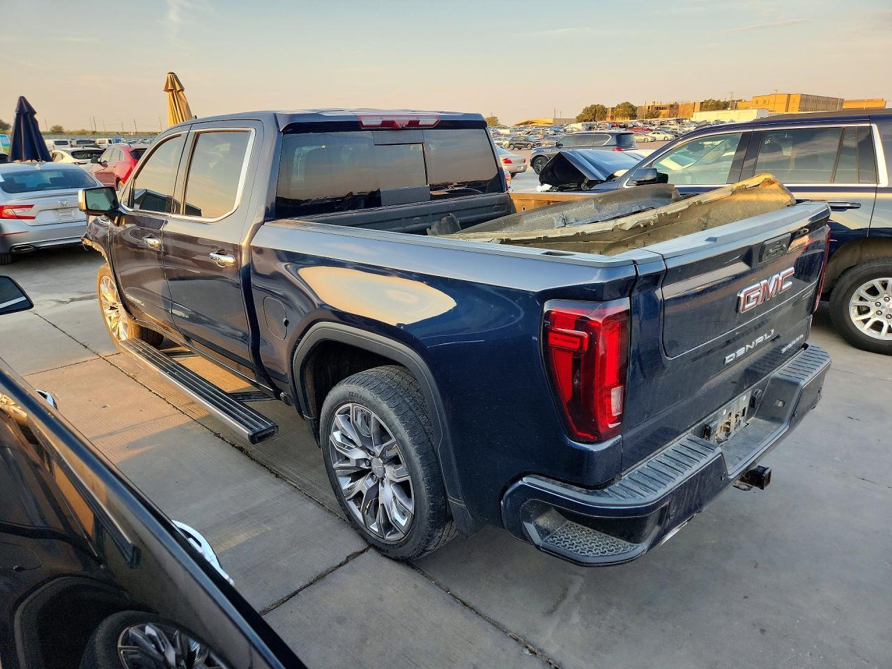 2022 GMC Sierra K1500 Denali - Фото 2