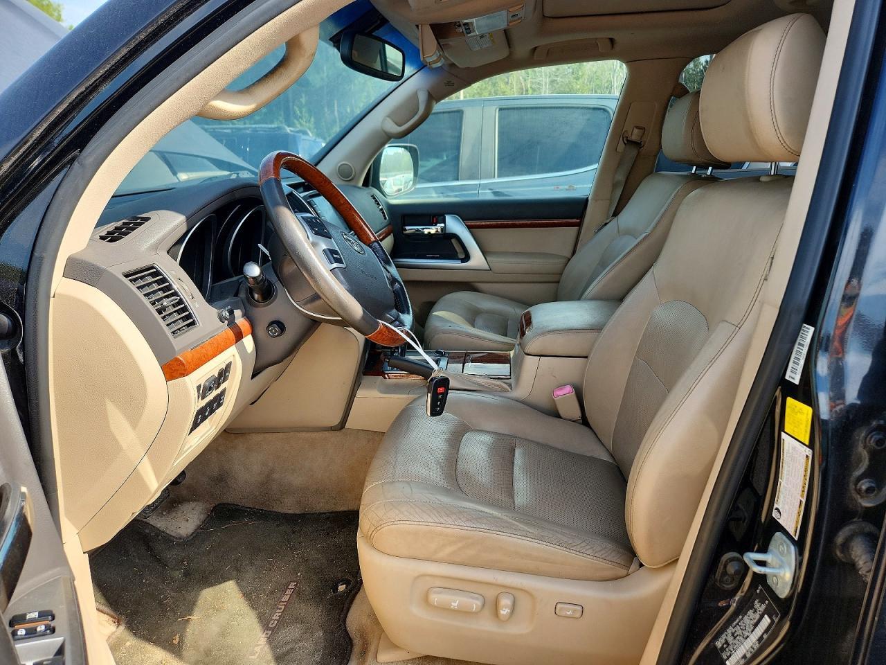 2014 Toyota Land Cruiser - Image 7