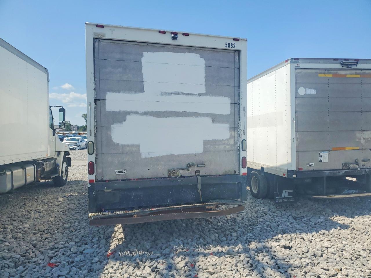 2014 Chevrolet Express - Box Truck - Фото 6