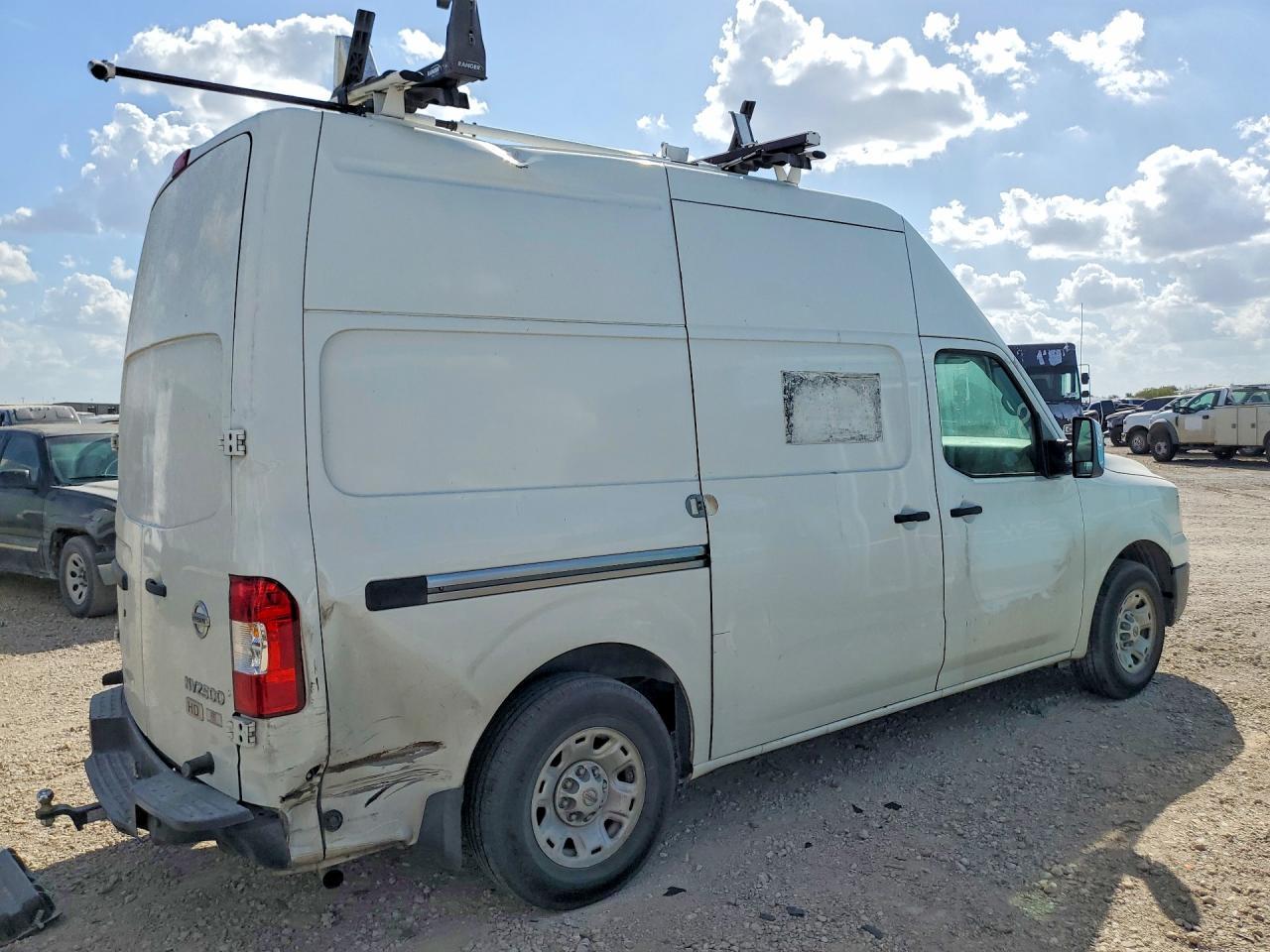 2016 Nissan Nv2500 Delivery Van - Image 3
