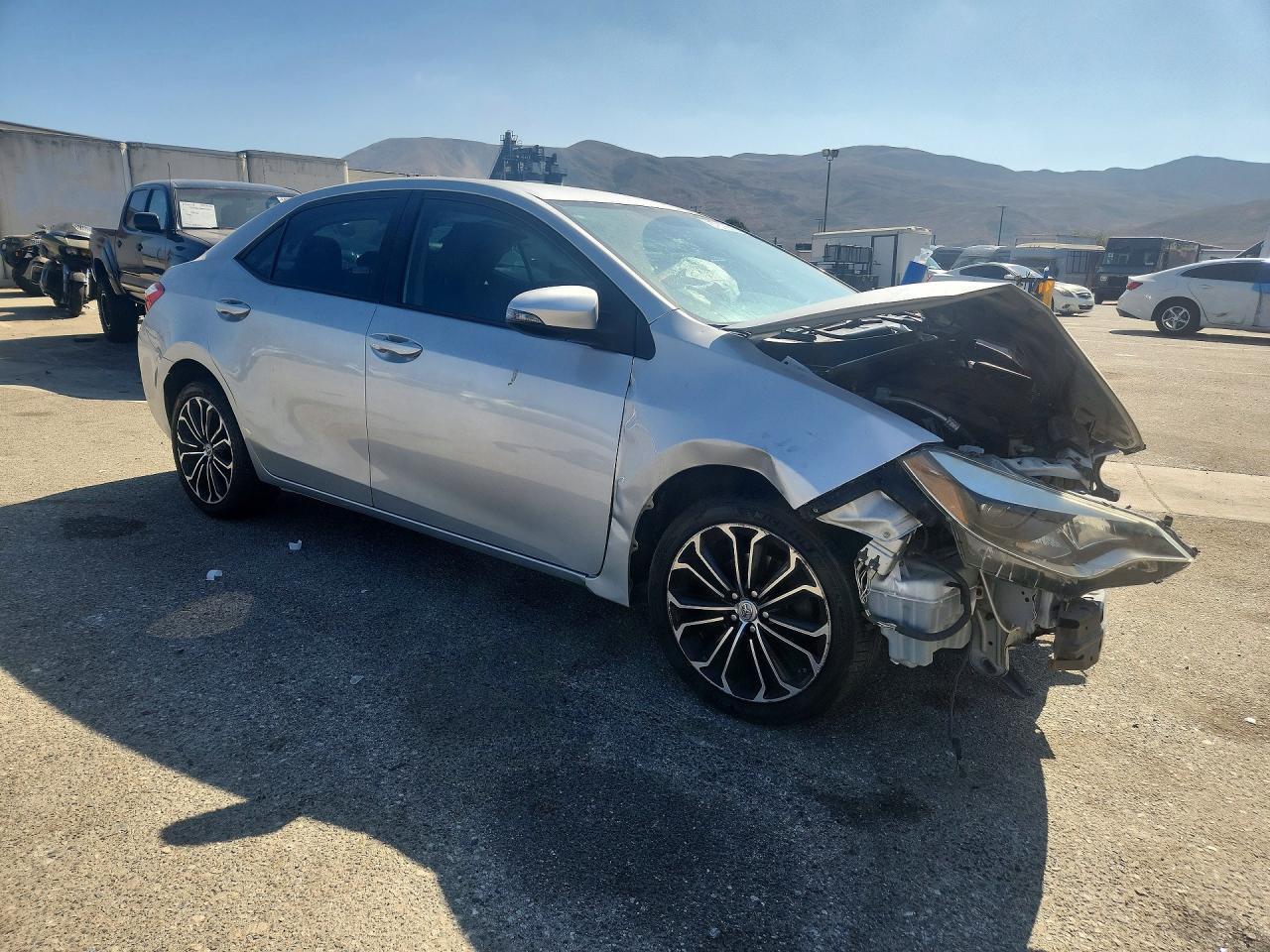 2015 Toyota Corolla S Plus - Фото 4