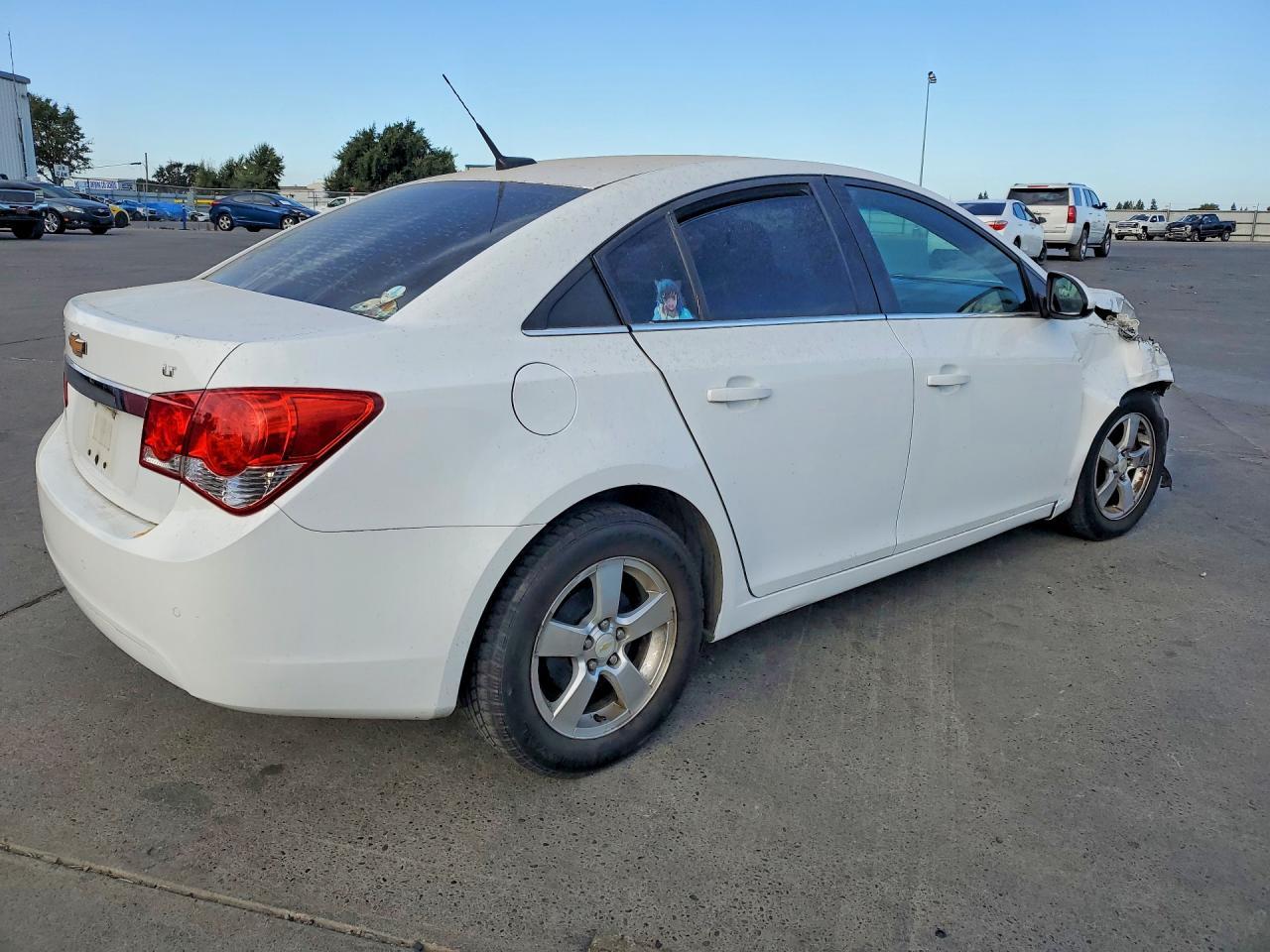 2011 Chevrolet Cruze Lt - Image 3