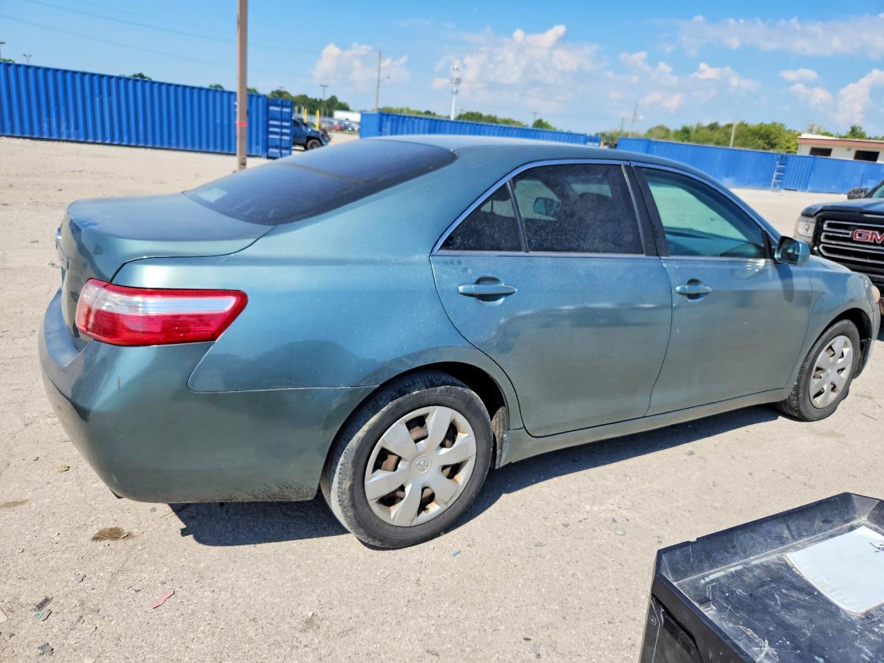 2009 Toyota Camry Le - Фото 3