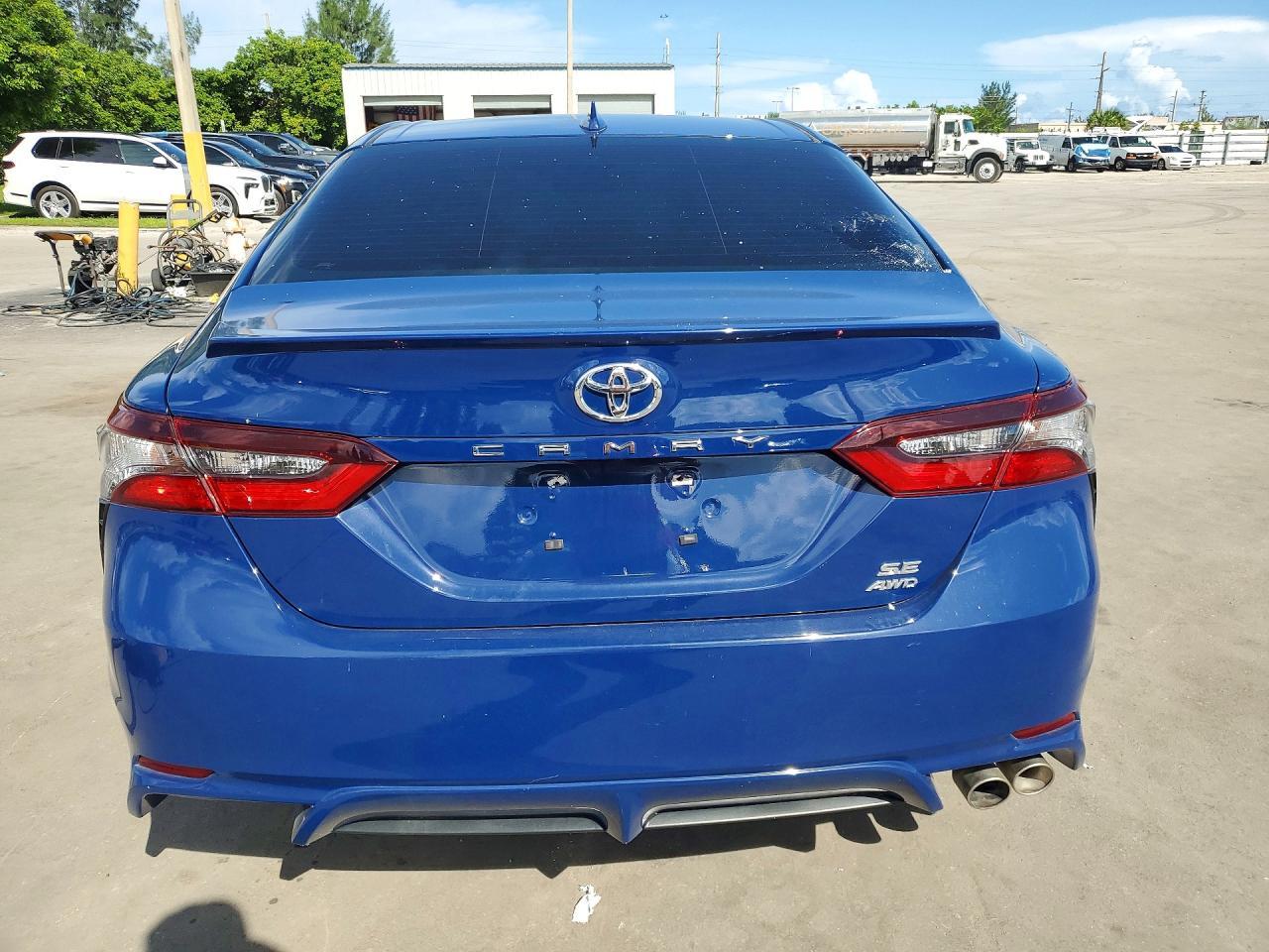 2024 Toyota Camry Se - Image 6