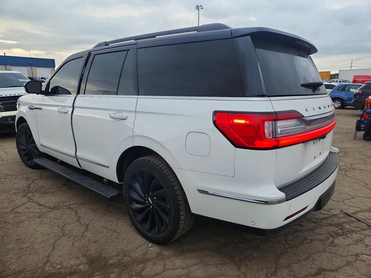 2021 Lincoln Navigator Black Label - Фото 2