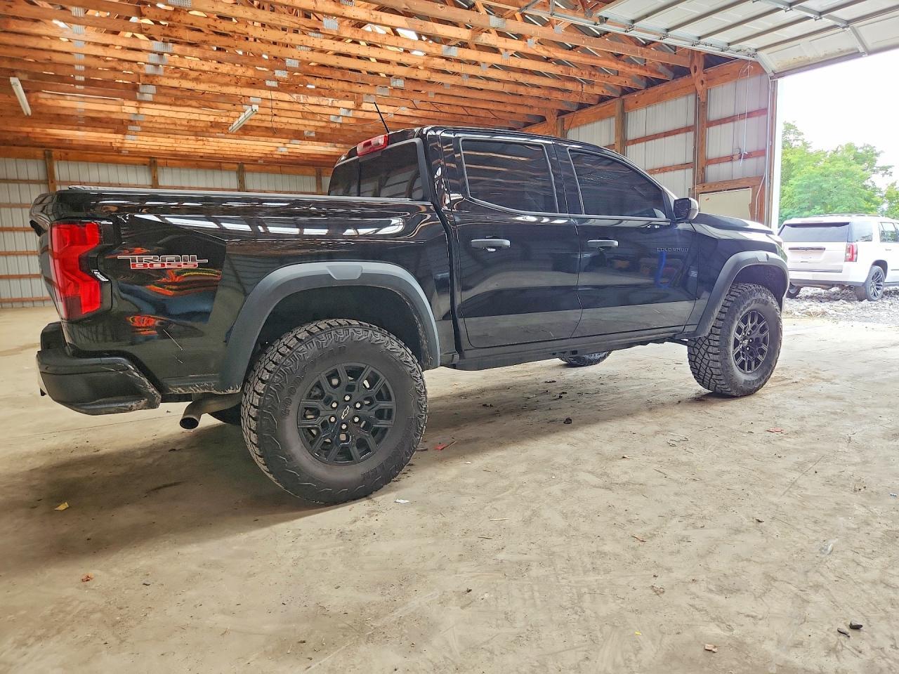 2024 Chevrolet Colorado Trail Boss - Фото 3