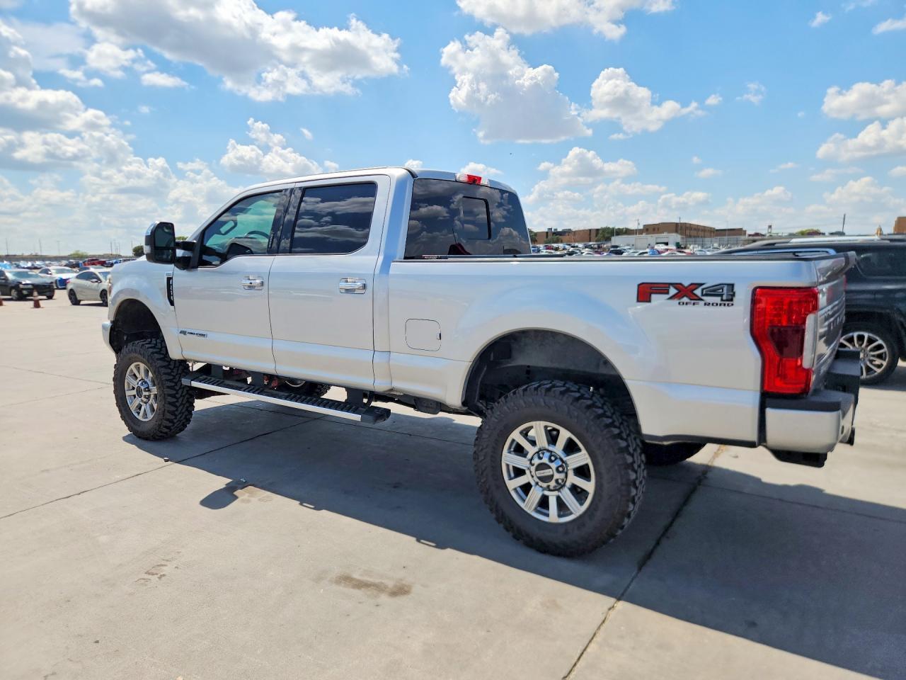 2019 Ford F250 Super Duty - Фото 2