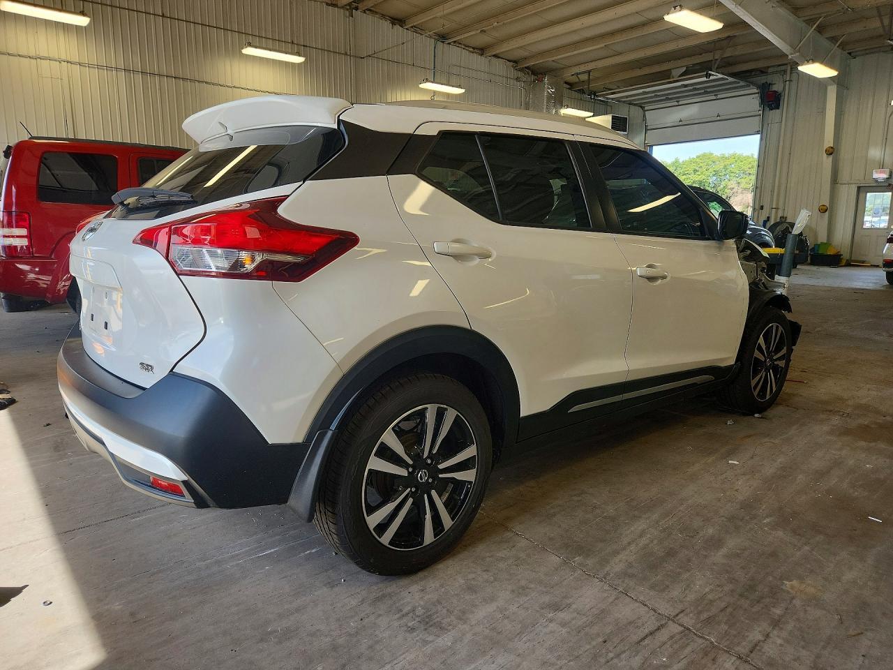 2019 Nissan Kicks Sr - Image 3