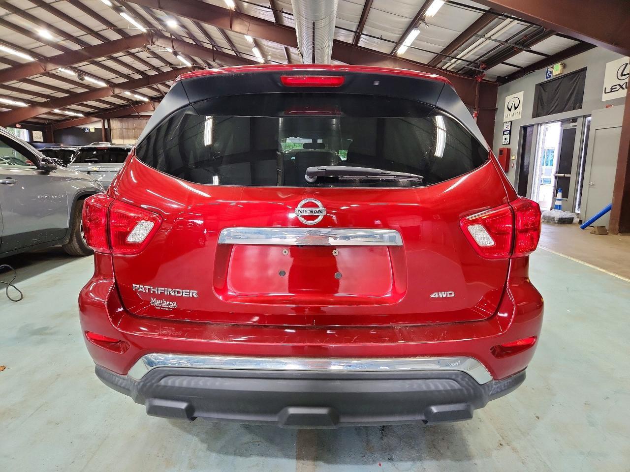 2018 Nissan Pathfinder S - Image 6