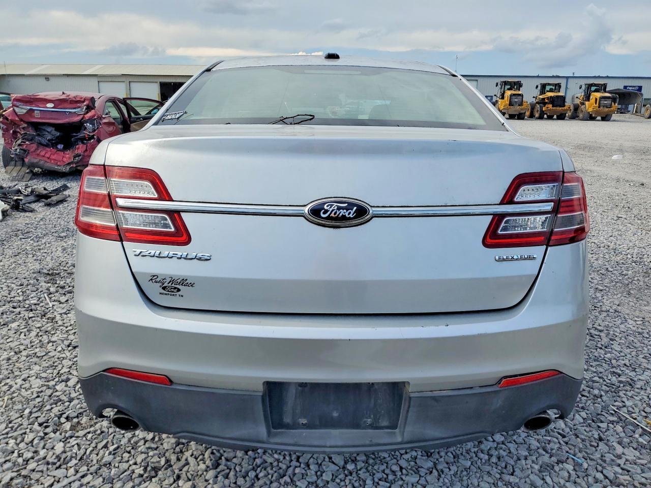 2014 Ford Taurus Se - Image 6
