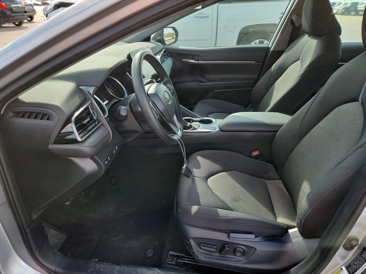 2023 Toyota Camry Le - Фото 7