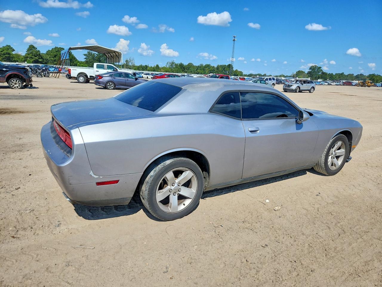 2011 Dodge Challenger - Фото 3