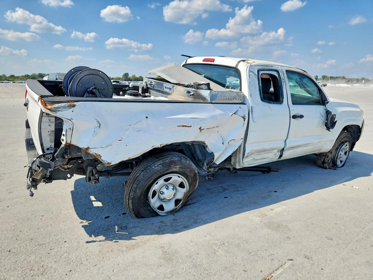 2018 Toyota Tacoma Sr - Фото 3