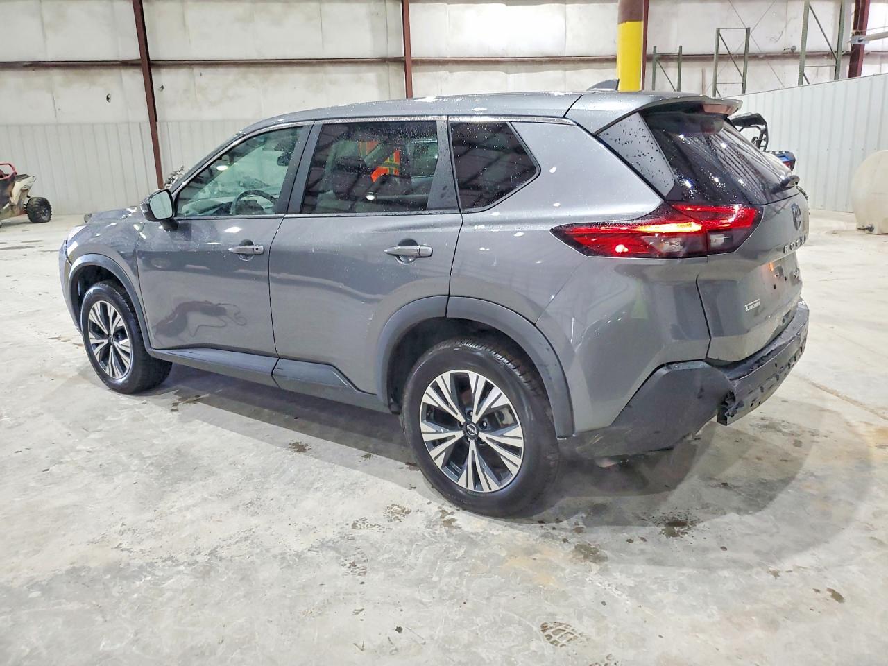 2022 Nissan Rogue Sv - Image 2