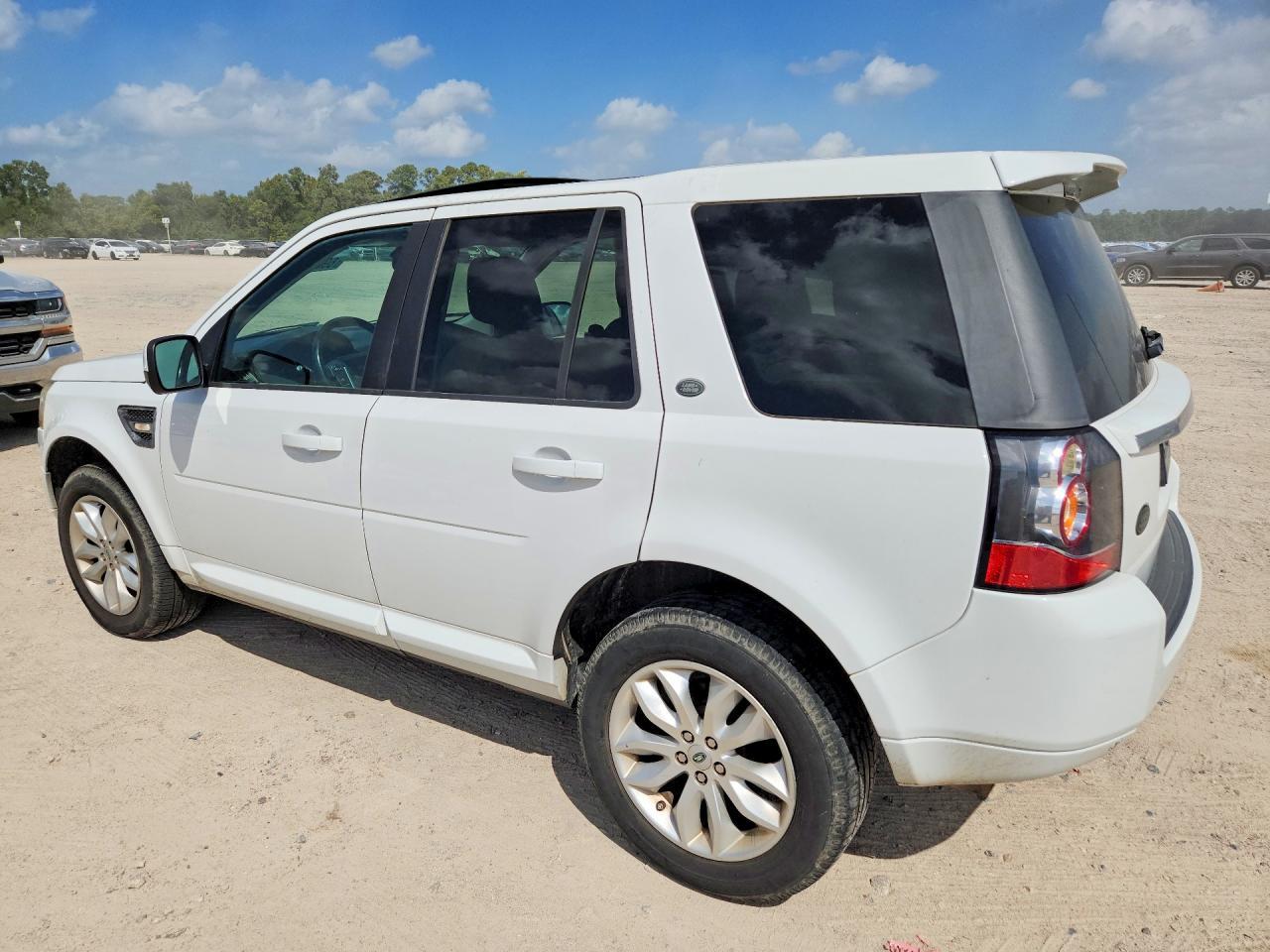 2013 Land Rover Lr2 Hse - Image 2