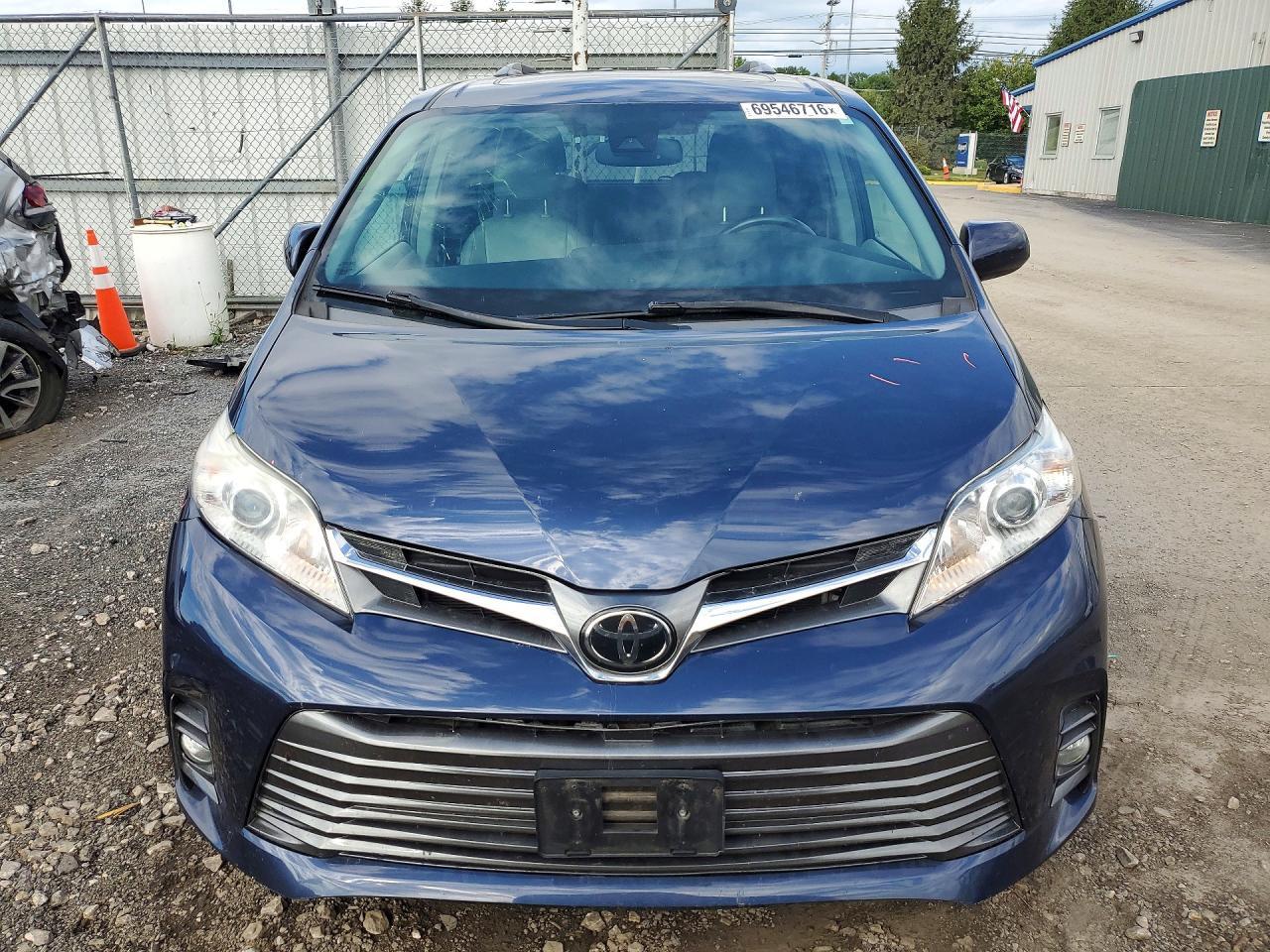 2019 Toyota Sienna Xle Premium 8-Passenger - Фото 5
