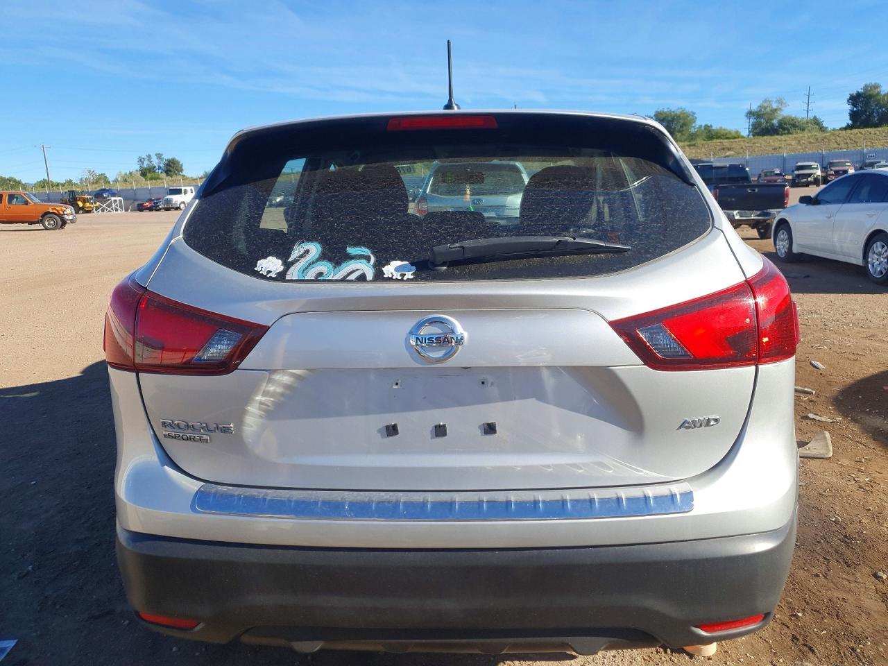 2017 Nissan Rogue Sport S - Image 6