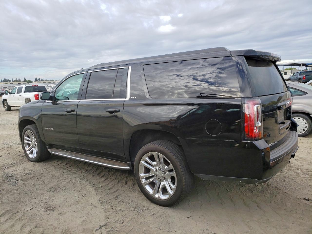 2018 GMC Yukon Xl C1500 Slt - Фото 2