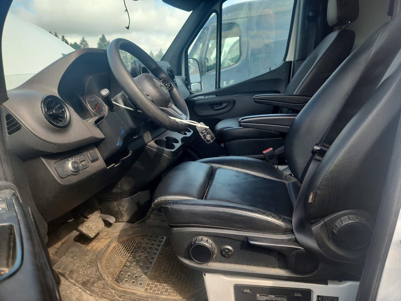 2023 Mercedes-Benz Sprinter 2500 - Image 7