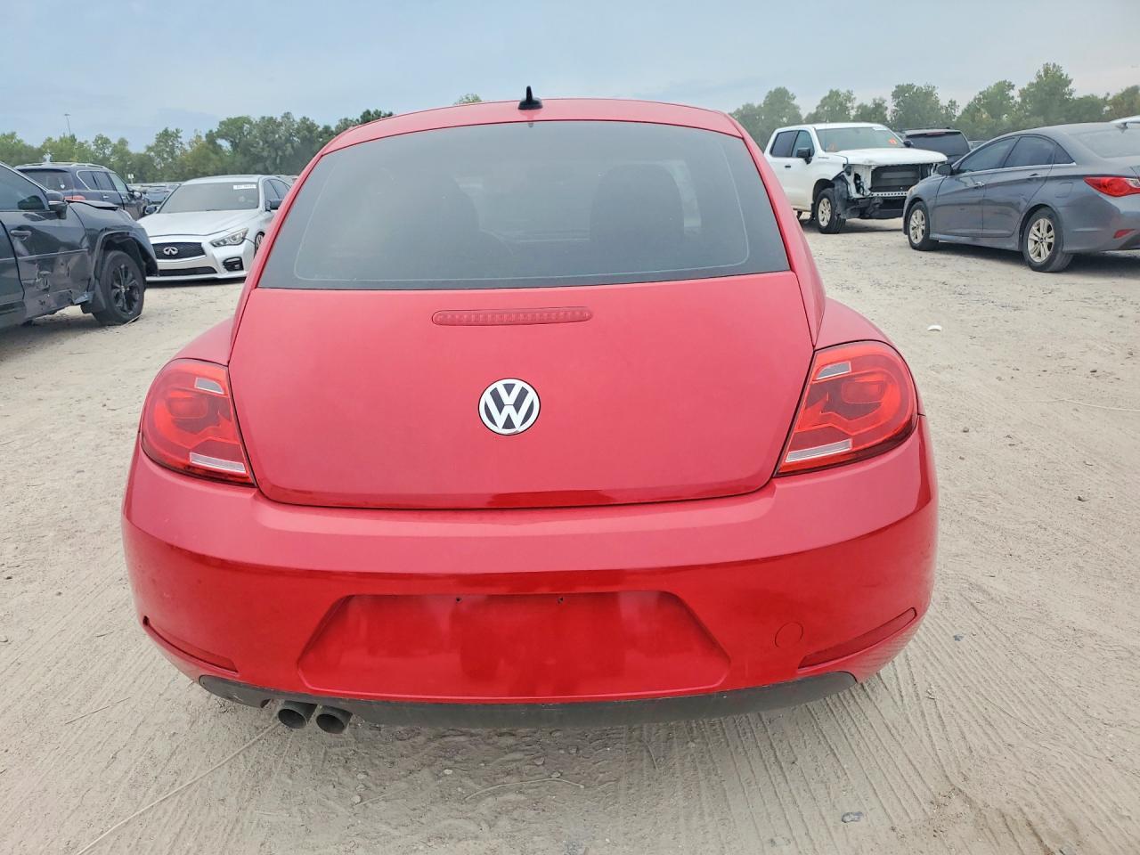 2014 Volkswagen Beetle - Image 6
