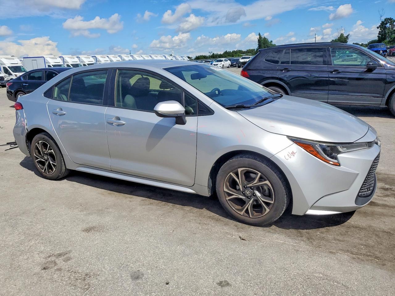 2021 Toyota Corolla Le - Фото 4