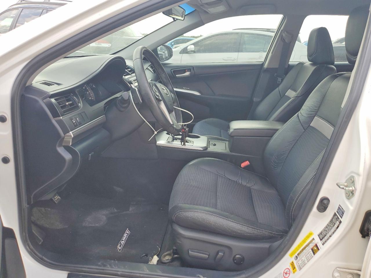 2014 Toyota Camry Se - Image 7