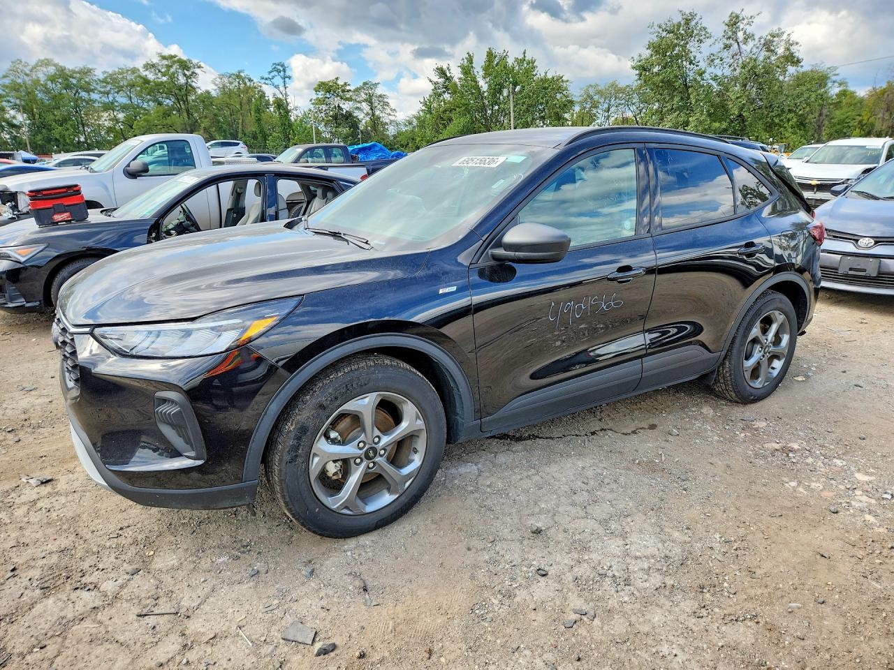 2025 Ford Escape St Line