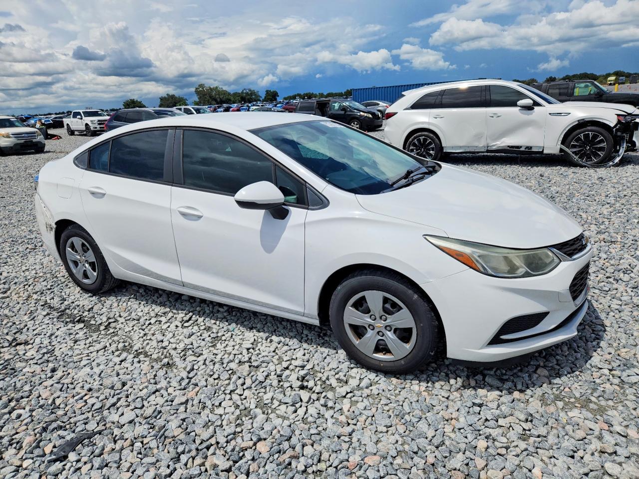 2017 Chevrolet Cruze Ls - Фото 4