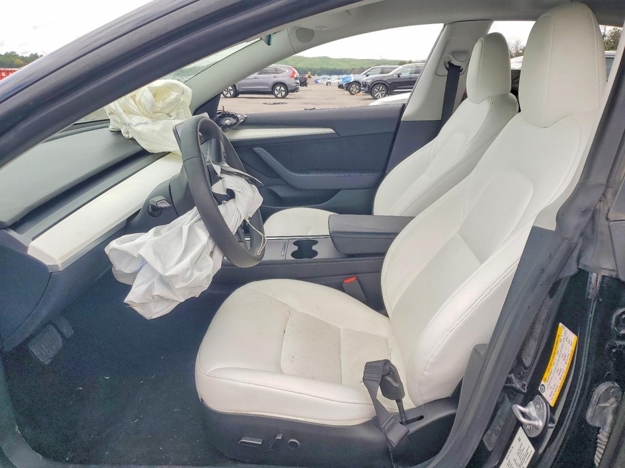 2023 Tesla Model 3 - Image 7