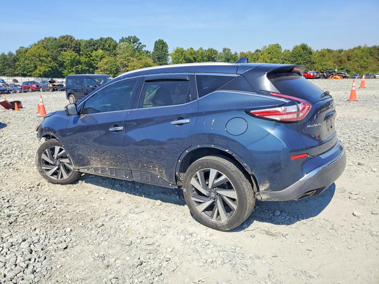 2017 Nissan Murano Platinum - Image 2
