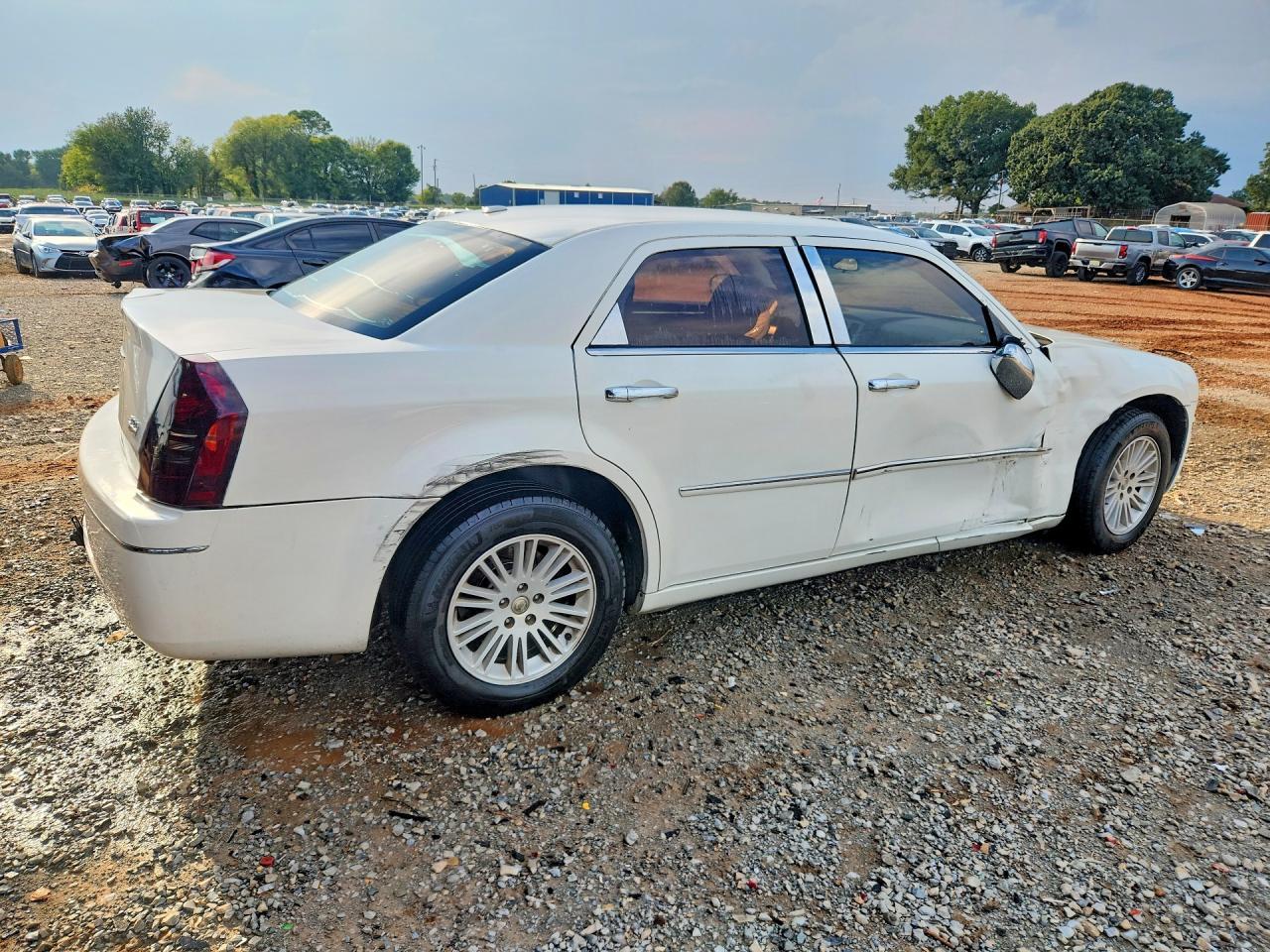2010 Chrysler 300 Touring - Image 3
