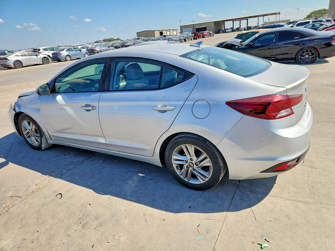 2019 Hyundai Elantra Sel - Фото 2