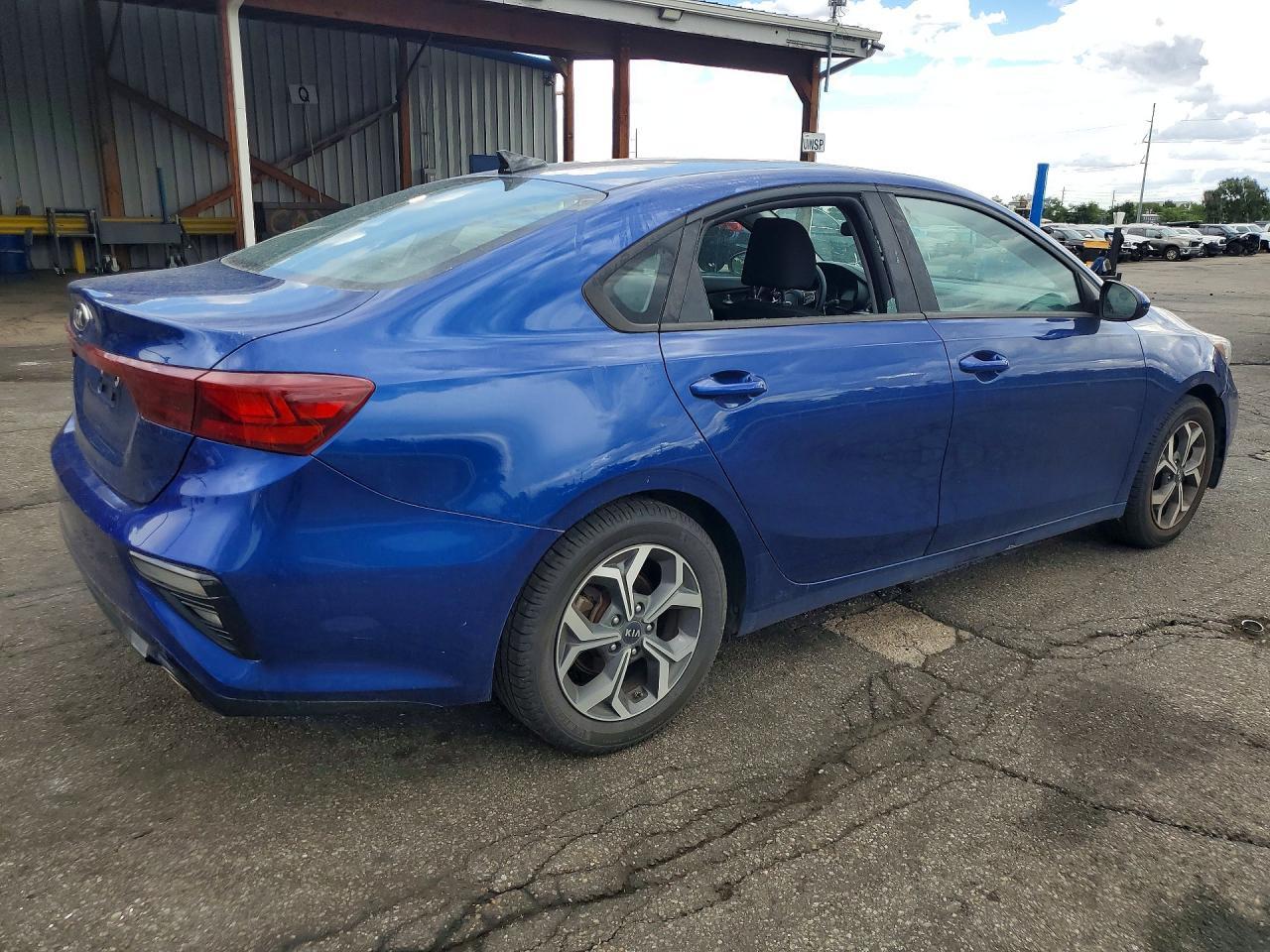 2020 Kia Forte Lxs - Фото 3