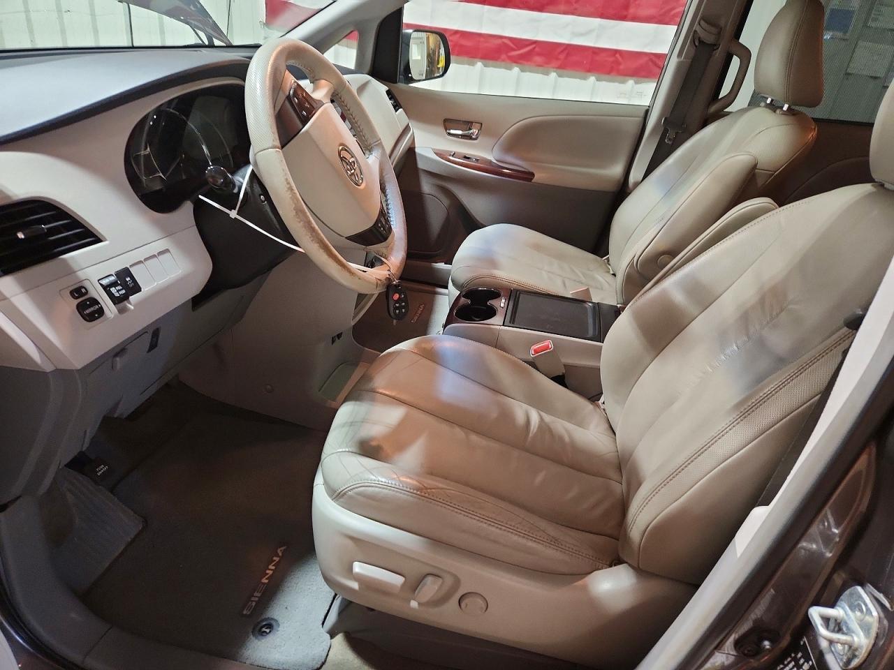 2014 Toyota Sienna Xle 7-Passenger - Фото 7