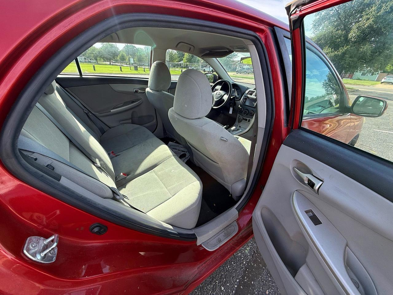 2013 Toyota Corolla Le - Image 6