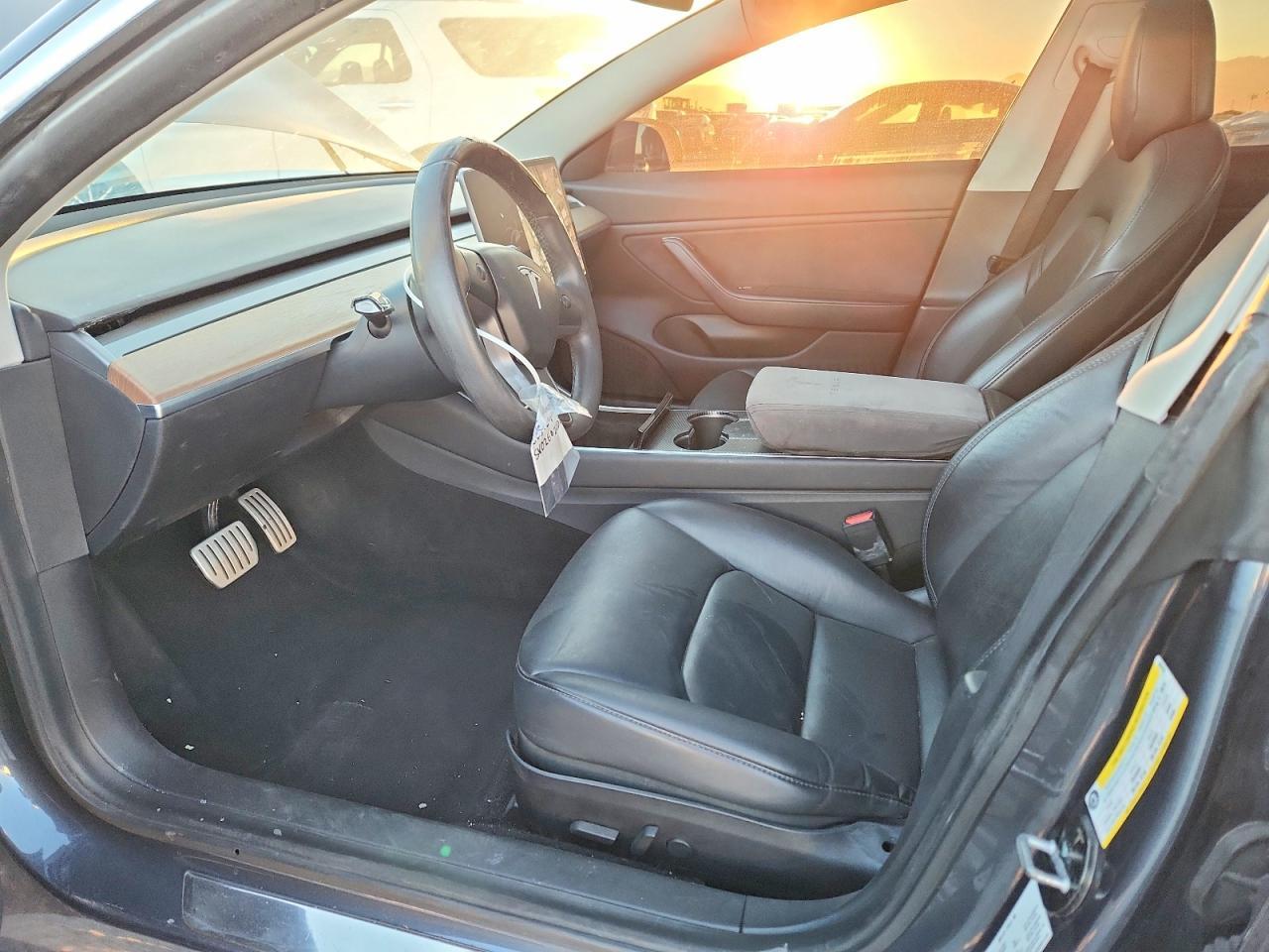 2020 Tesla Model 3 - Фото 7