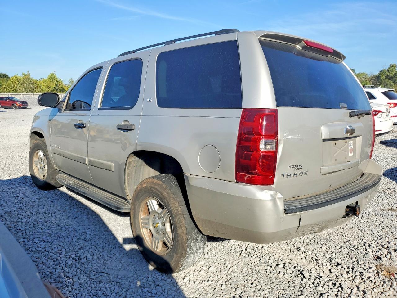 2008 Chevrolet Tahoe C1500 - Фото 2