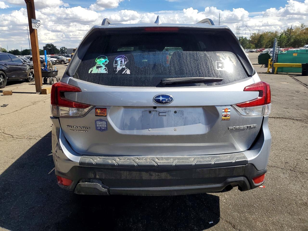 2021 Subaru Forester Premium - Image 6